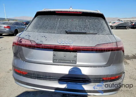 2019 Audi E-Tron Prestige z USA, uszkodzony, nr VIN WA1VABGE7KB017704